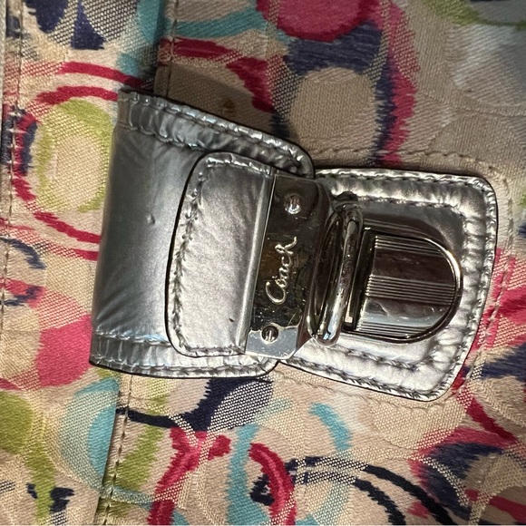 Coach Poppy lkat Crossbody Bag - Picture 2 of 5